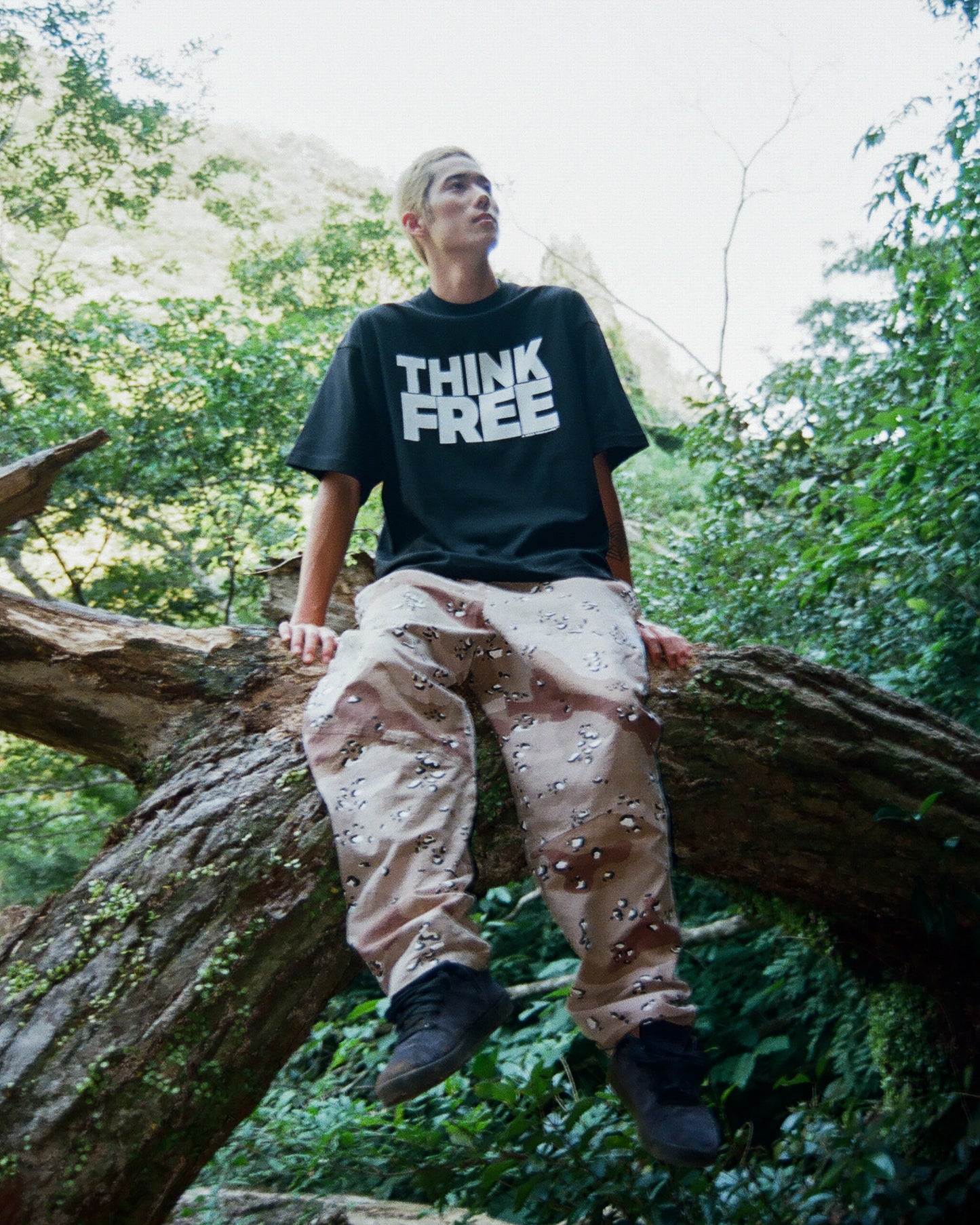 THINK FREE T-shirts "Black”